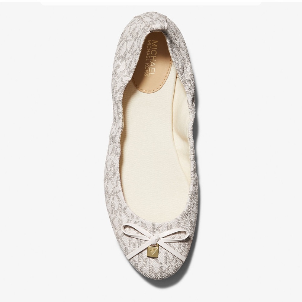 NWOB Michael Michael Kors Juliette Logo Ballet Flat Size 6